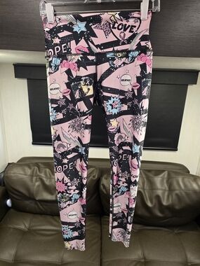 Pixielane Graphic Pop Art Pink & Black Leggings